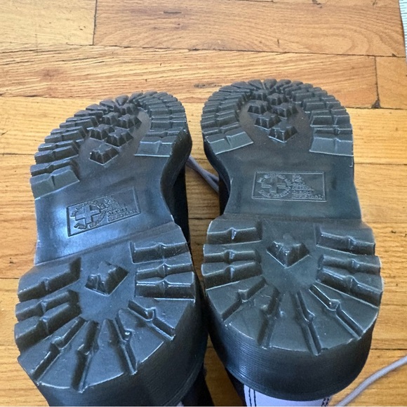 Dr. Martens Black Leather Purple Heart Boots Size 9 - Picture 5 of 6